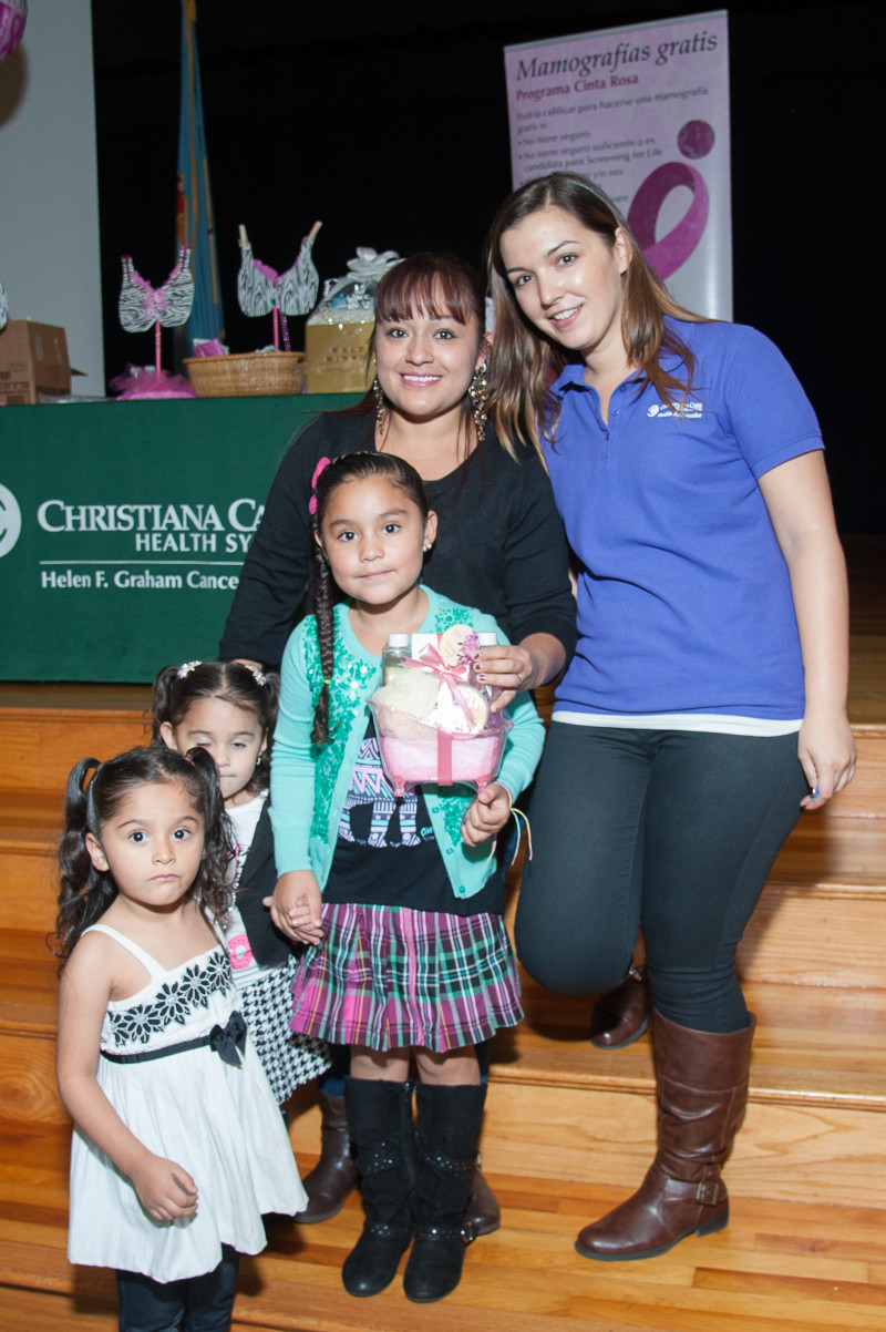 Christiana Care’s Health Ambassador Program, led by Carla Aponte, hosted a Latina baby shower promoting the importance of perinatal care. 