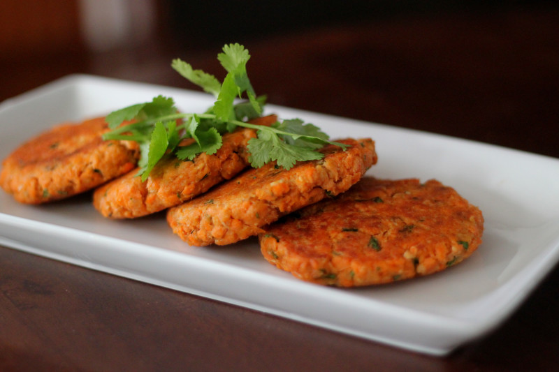 plated_salmon_cakes2
