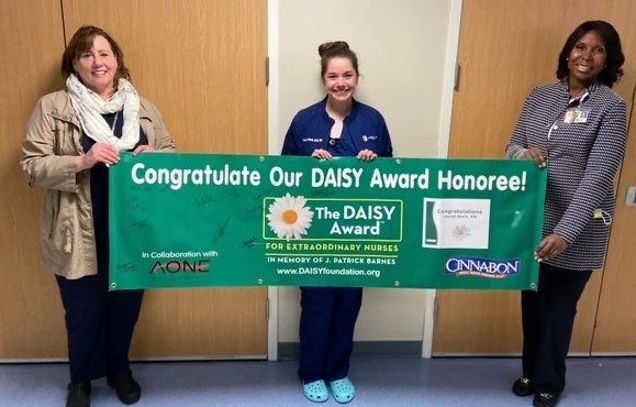 Laura Klein receives DAISY Award for Extraordinary Nurses - ChristianaCare  News